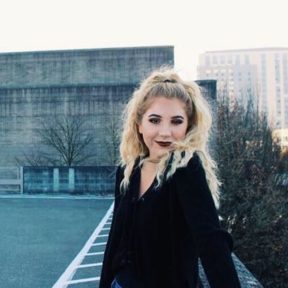 Meet the Posher Other - Meet your Posher, Taylor